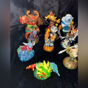 Skylanders- Lot of 19
